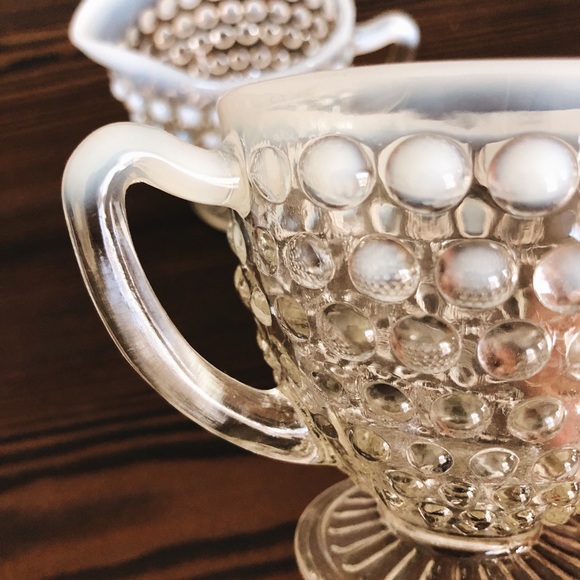 VINTAGE hobnail creamer and sugar container - Picture 6 of 6